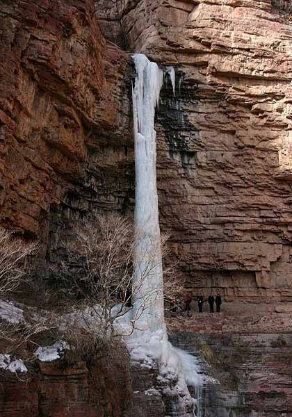 zhangshi-cliff-01