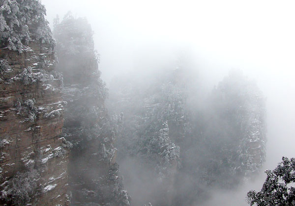 wulingyuan-scenic-area-travel