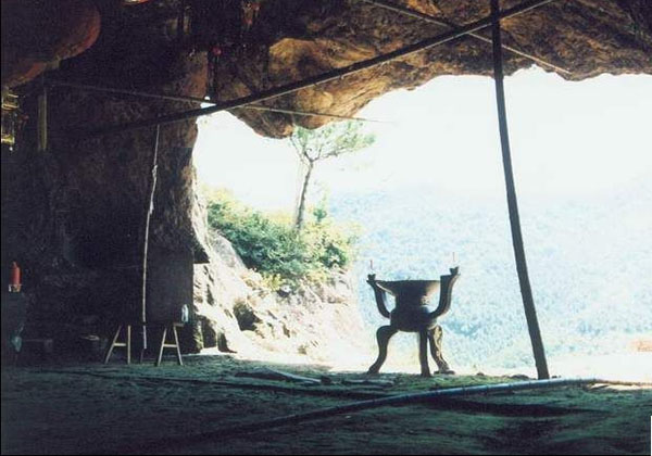 sun-facing-cave sun-facing-cave